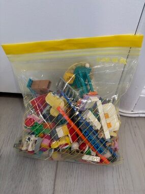 Random pieces of Lego